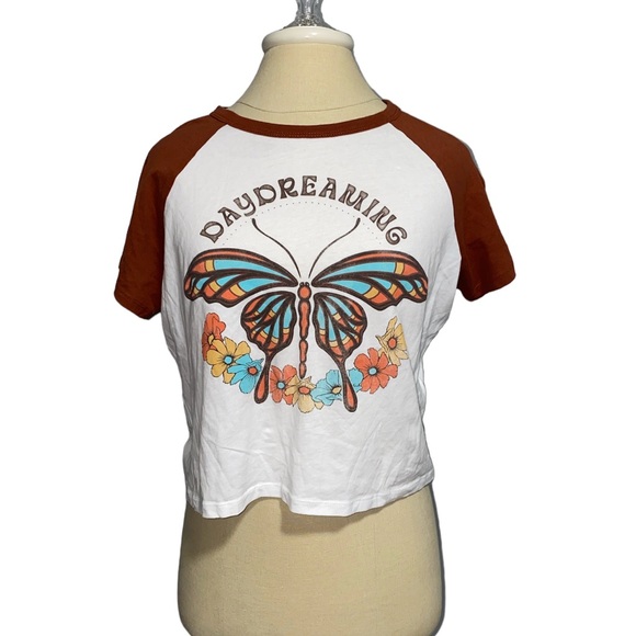 Hollister Women's Daydreaming T-shirt Large - Picture 2 of 4